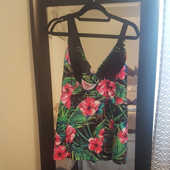 👙 Cute Tropical Swimtop! - Picture 4 of 4